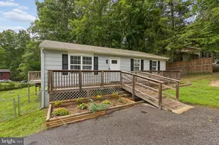 343 Albany St, Fredericksburg, VA 22407 - Photo 2