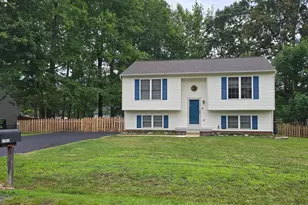 11913 Hunting Ridge Dr, Fredericksburg, VA 22407 - Photo 1