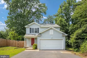 10416 Hillside Ln, Fredericksburg, VA 22408 - Photo 4
