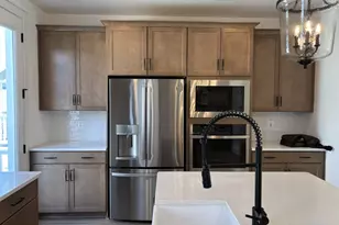 9211 Forkleaf Oak Dr, Fredericksburg, VA 22407 - Photo 2