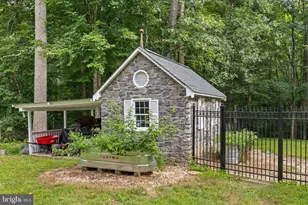10707 Gordon Rd, Spotsylvania, VA 22553 - Photo 2