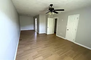 11512 Woodland View Dr, Fredericksburg, VA 22407 - Photo 6
