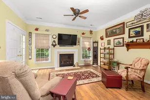 9403 Dalmahoy Ln, Fredericksburg, VA 22408 - Photo 18