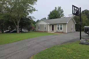 6113 Windsor Dr, Fredericksburg, VA 22407 - Photo 1