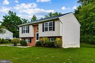 10814 Peach Tree Dr, Fredericksburg, VA 22407 - Photo 2