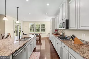 7924 Continental Ct, Fredericksburg, VA 22407 - Photo 10