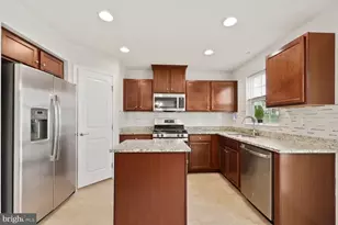 9103 Wood Creek Cir, Fredericksburg, VA 22407 - Photo 2