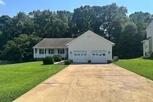 5504 Glen Eagles Ct, Fredericksburg, VA 22407 - Photo 2