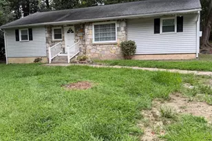205 Wilcox St, Fredericksburg, VA 22408 - Photo 2