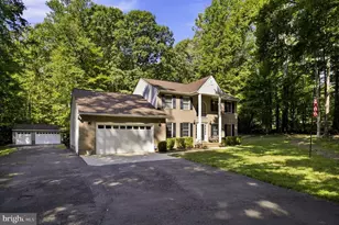 10708 Mystic Pointe Dr, Fredericksburg, VA 22407 - Photo 2