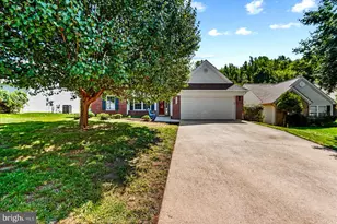 11509 Abingdon Ct, Fredericksburg, VA 22407 - Photo 2