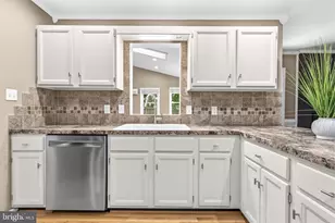 608 Pleasants Dr, Fredericksburg, VA 22407 - Photo 10
