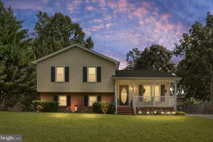 304 Bowen Dr, Fredericksburg, VA 22407 - Photo 2