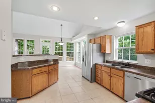 3915 Carlyle Ct, Fredericksburg, VA 22408 - Photo 6