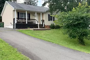 11704 Enchanted Woods Way, Fredericksburg, VA 22407 - Photo 10