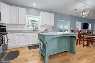 10217 Spring Creek Dr, Spotsylvania, VA 22553 - Photo 8