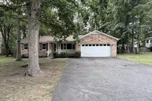 10811 Holleybrooke Dr, Spotsylvania, VA 22553 - Photo 2