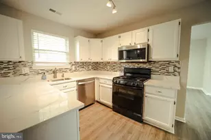 5702 Cambridge Dr, Fredericksburg, VA 22407 - Photo 2