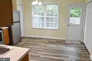 9909 Warwick Pl, Fredericksburg, VA 22408 - Photo 6