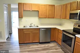 9909 Warwick Pl, Fredericksburg, VA 22408 - Photo 8