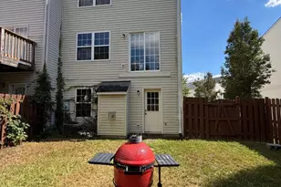 7213 Wytheville Cir, Fredericksburg, VA 22407 - Photo 2