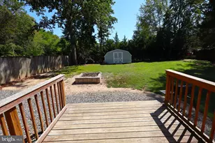 10939 Huntington Woods Cir, Fredericksburg, VA 22407 - Photo 8