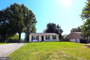 10939 Huntington Woods Cir, Fredericksburg, VA 22407 - Photo 4