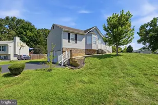 10721 Peach Tree Dr, Fredericksburg, VA 22407 - Photo 6