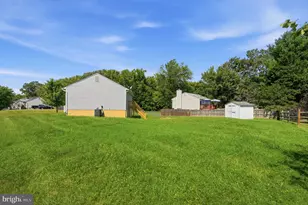 10721 Peach Tree Dr, Fredericksburg, VA 22407 - Photo 2