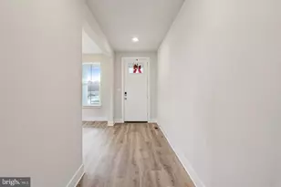 7702 Bowles Cir, Fredericksburg, VA 22407 - Photo 10