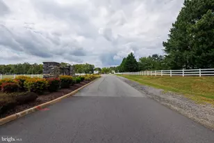 4400 Caven Ct N, Fredericksburg, VA 22408 - Photo 4