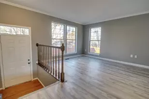 301 Knollwood Ct, Stafford, VA 22554 - Photo 8