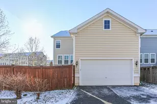 102 Almond Dr, Stafford, VA 22554 - Photo 8