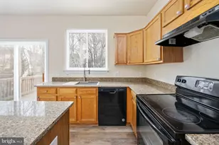 8 Newport Ct, Stafford, VA 22554 - Photo 8