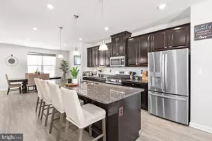 706 Rolling Valley Dr, Fredericksburg, VA 22405 - Photo 2