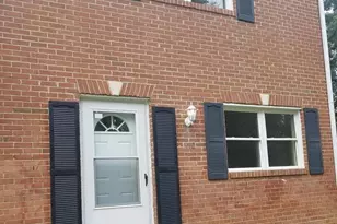 110 Manor Ln, Fredericksburg, VA 22405 - Photo 1