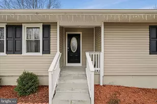 911 Walnut Dr, Fredericksburg, VA 22405 - Photo 4