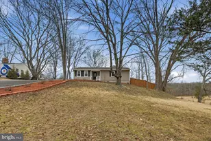 911 Walnut Dr, Fredericksburg, VA 22405 - Photo 2