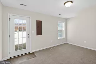 211 Dundee Pl, Fredericksburg, VA 22405 - Photo 6