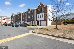 211 Dundee Pl, Fredericksburg, VA 22405 - Photo 2