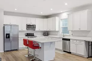 208 Coneflower Ln, Stafford, VA 22554 - Photo 2