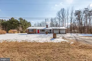 391 Holly Corner Rd, Fredericksburg, VA 22406 - Photo 2