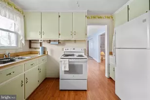 23 Wakefield Ave, Fredericksburg, VA 22405 - Photo 6