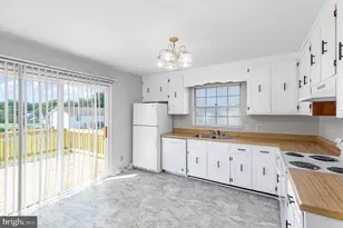 1824 Meadow Dr, Fredericksburg, VA 22405 - Photo 6