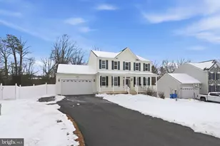 325 Phillips St, Fredericksburg, VA 22405 - Photo 2