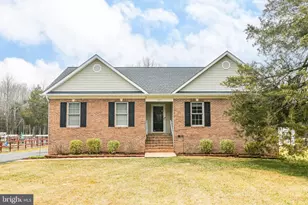 207 Old Landing Ct, Fredericksburg, VA 22405 - Photo 2