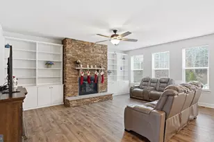 166 Boxelder Dr, Stafford, VA 22554 - Photo 4