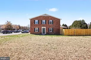 1619 Meadow Dr, Fredericksburg, VA 22405 - Photo 2