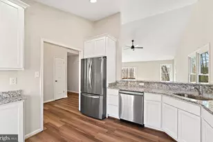 8 Ridgeview Cir, Fredericksburg, VA 22406 - Photo 12