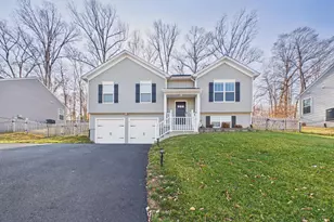 8 Howard Cir, Fredericksburg, VA 22405 - Photo 1